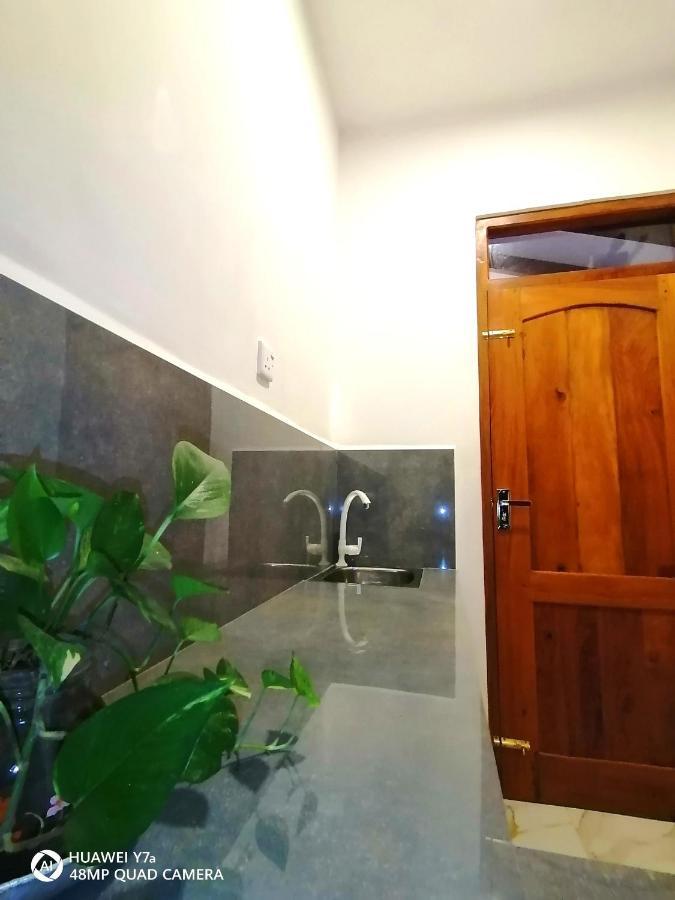 Villa Wismar Hikkaduwa Buitenkant foto