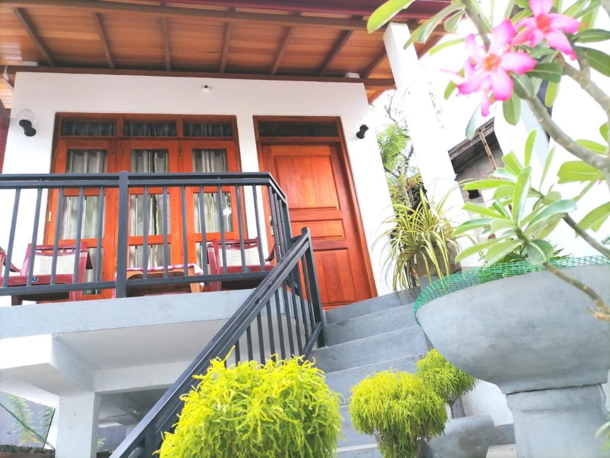 Villa Wismar Hikkaduwa Buitenkant foto