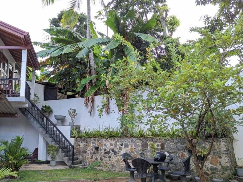 Villa Wismar Hikkaduwa Buitenkant foto